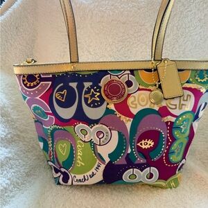 COACH NWT Poppy C Signature Multicolor Print Tote with Gold Trim No F1220-F19434